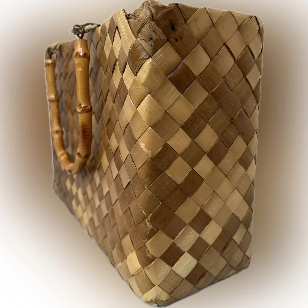 Vintage Kimura Lauhala Handbag - Picture 4 of 10